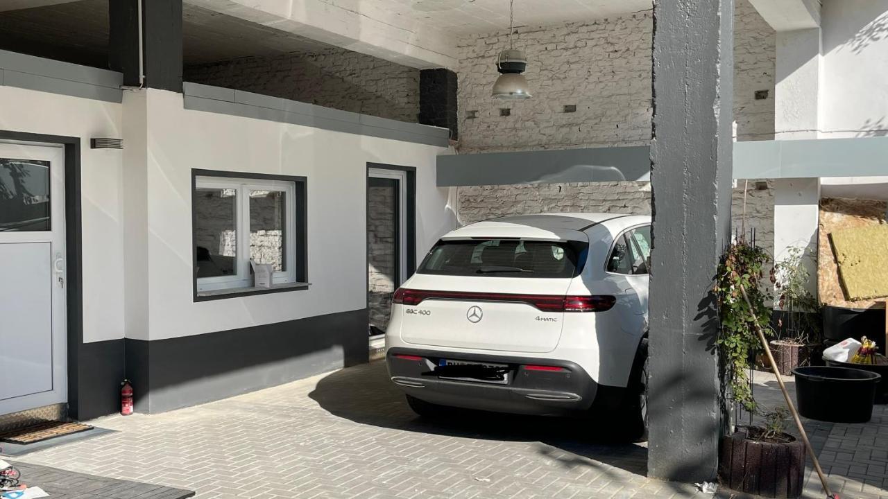 Апартаменти Oase Im Gruenen Hinterhof, Eg, Ruhe, Terrasse, Carport, Free Paytv, Kaffee&Tee, Fahrraeder Дуйсбург Екстер'єр фото