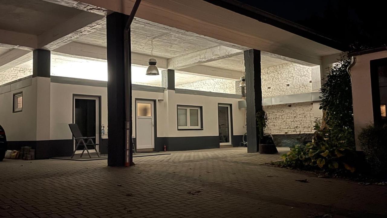 Апартаменти Oase Im Gruenen Hinterhof, Eg, Ruhe, Terrasse, Carport, Free Paytv, Kaffee&Tee, Fahrraeder Дуйсбург Екстер'єр фото