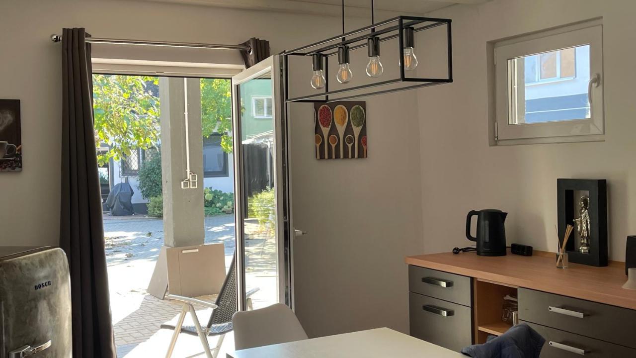 Апартаменти Oase Im Gruenen Hinterhof, Eg, Ruhe, Terrasse, Carport, Free Paytv, Kaffee&Tee, Fahrraeder Дуйсбург Екстер'єр фото