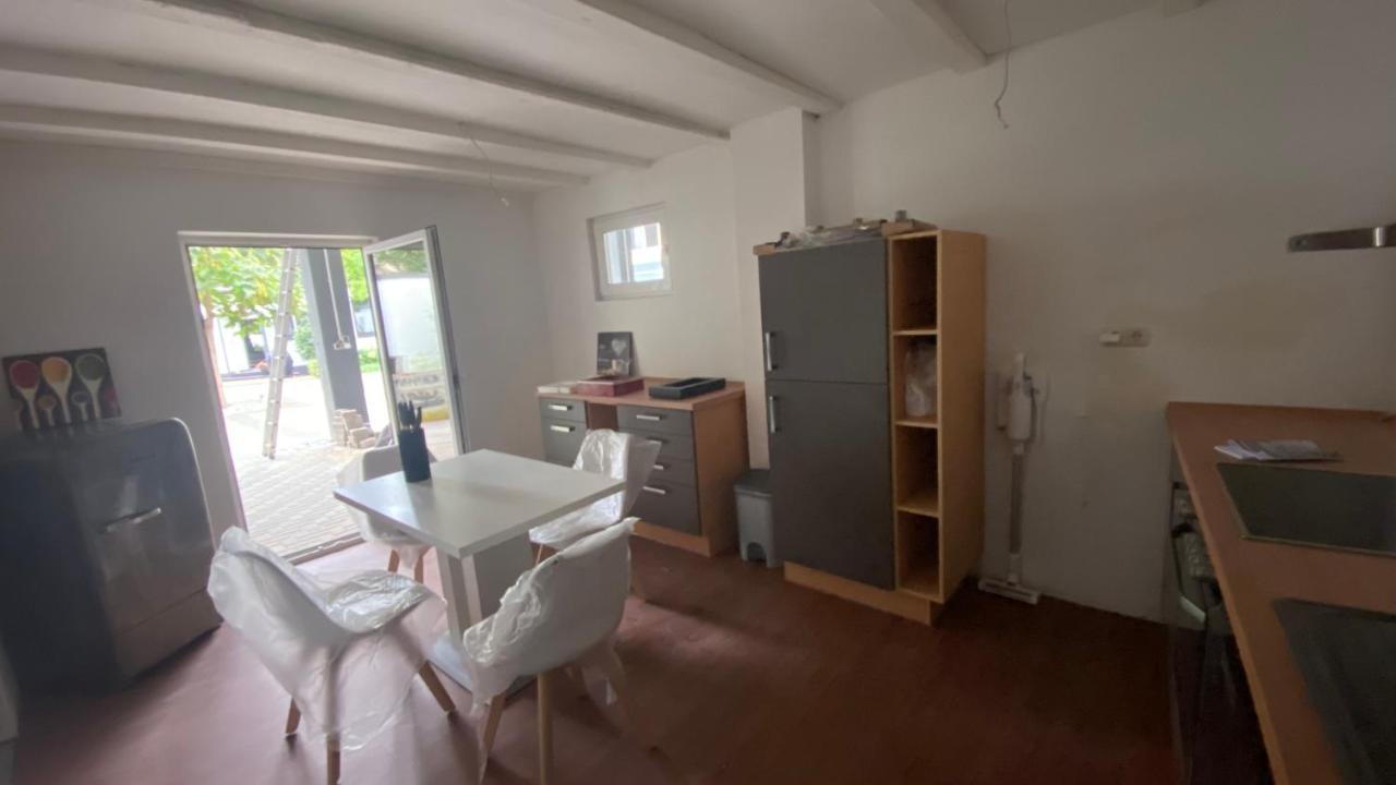 Апартаменти Oase Im Gruenen Hinterhof, Eg, Ruhe, Terrasse, Carport, Free Paytv, Kaffee&Tee, Fahrraeder Дуйсбург Екстер'єр фото
