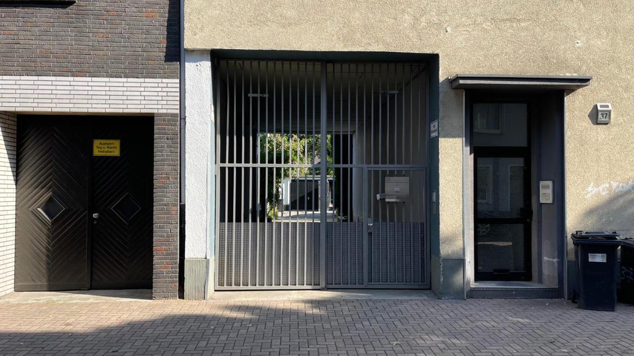 Апартаменти Oase Im Gruenen Hinterhof, Eg, Ruhe, Terrasse, Carport, Free Paytv, Kaffee&Tee, Fahrraeder Дуйсбург Екстер'єр фото