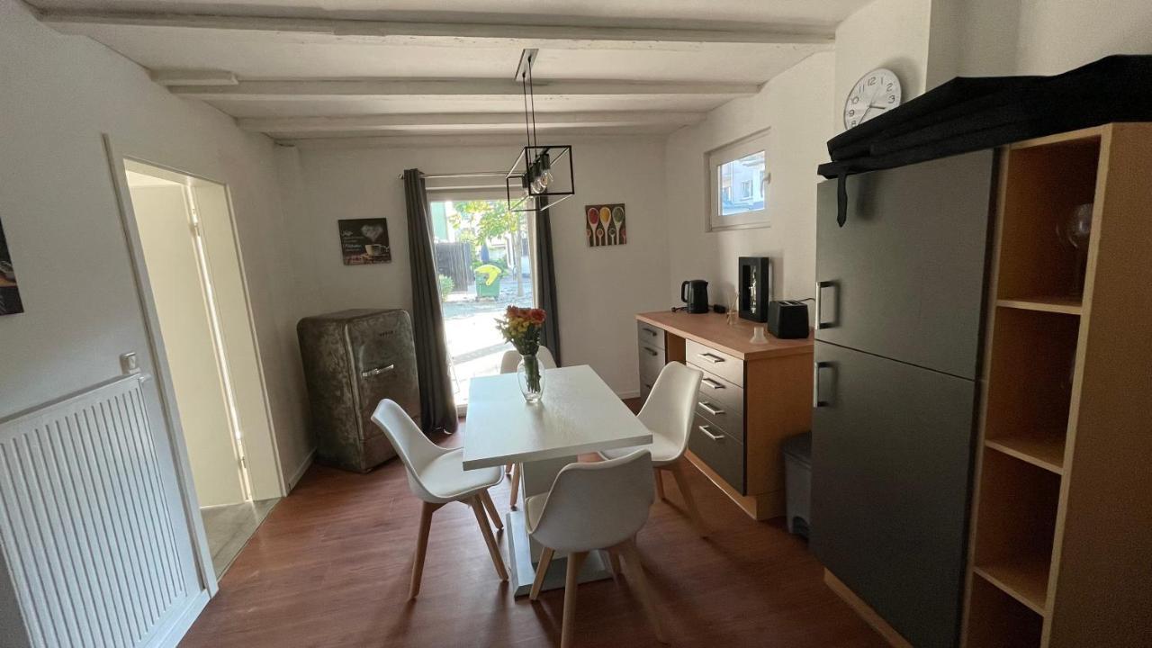 Апартаменти Oase Im Gruenen Hinterhof, Eg, Ruhe, Terrasse, Carport, Free Paytv, Kaffee&Tee, Fahrraeder Дуйсбург Екстер'єр фото