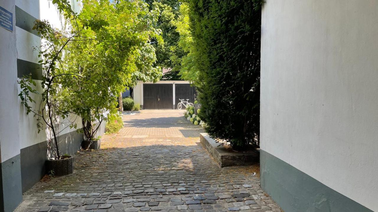 Апартаменти Oase Im Gruenen Hinterhof, Eg, Ruhe, Terrasse, Carport, Free Paytv, Kaffee&Tee, Fahrraeder Дуйсбург Екстер'єр фото